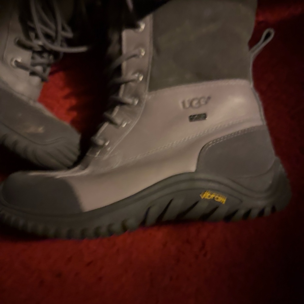 COPY - Ugg  Adirondack snowboots - Picture 3 of 5